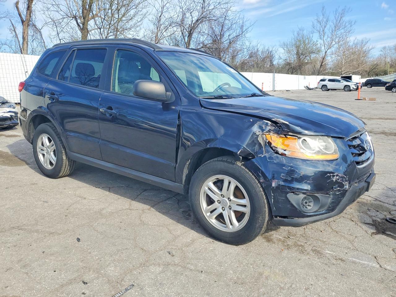 2011 HYUNDAI SANTA FE GLS photo 4
