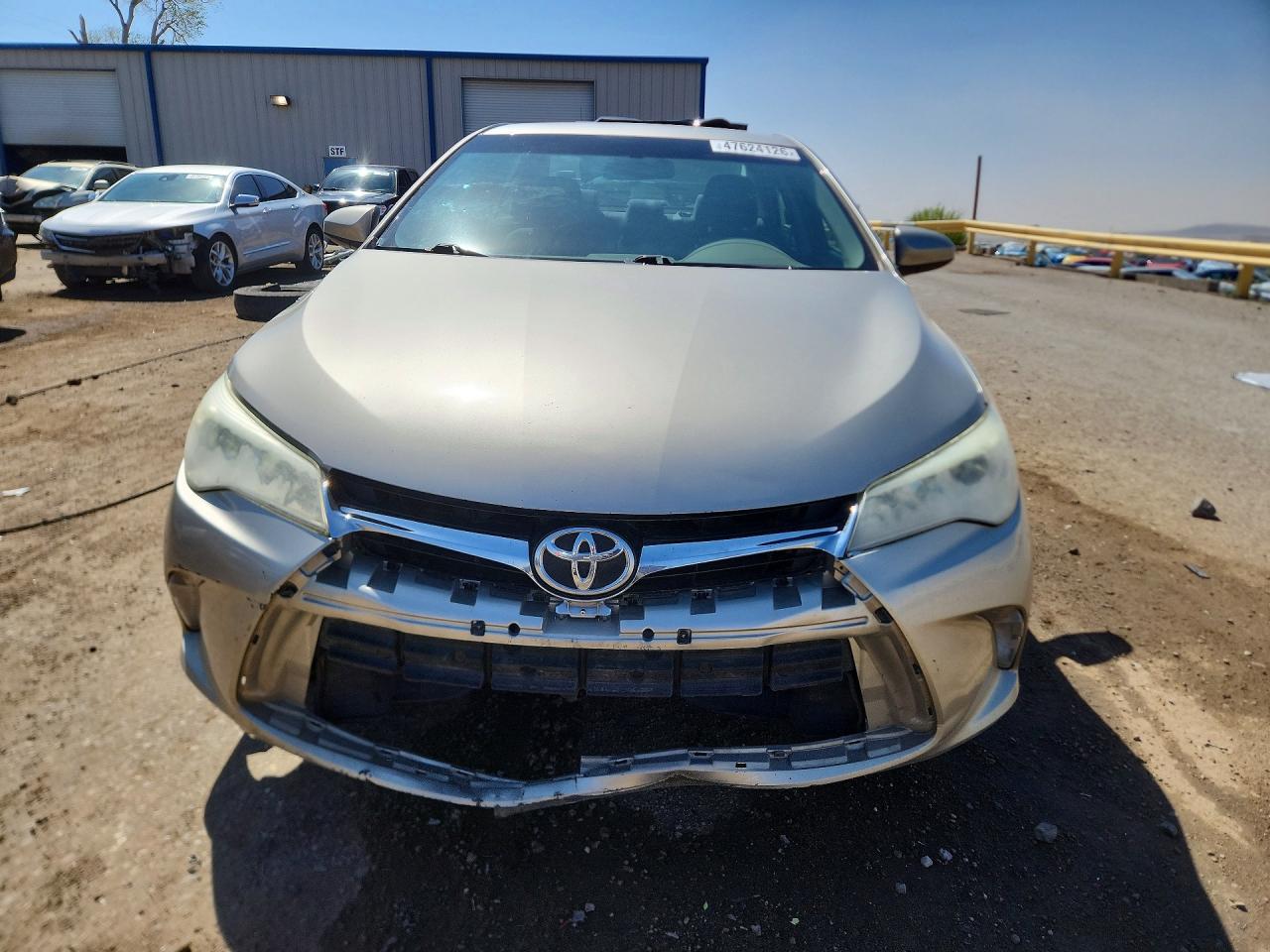 2017 TOYOTA CAMRY LE photo 5