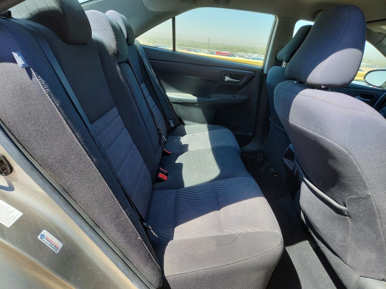 2017 TOYOTA CAMRY LE photo 10