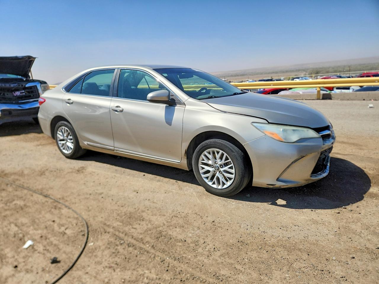2017 TOYOTA CAMRY LE photo 4