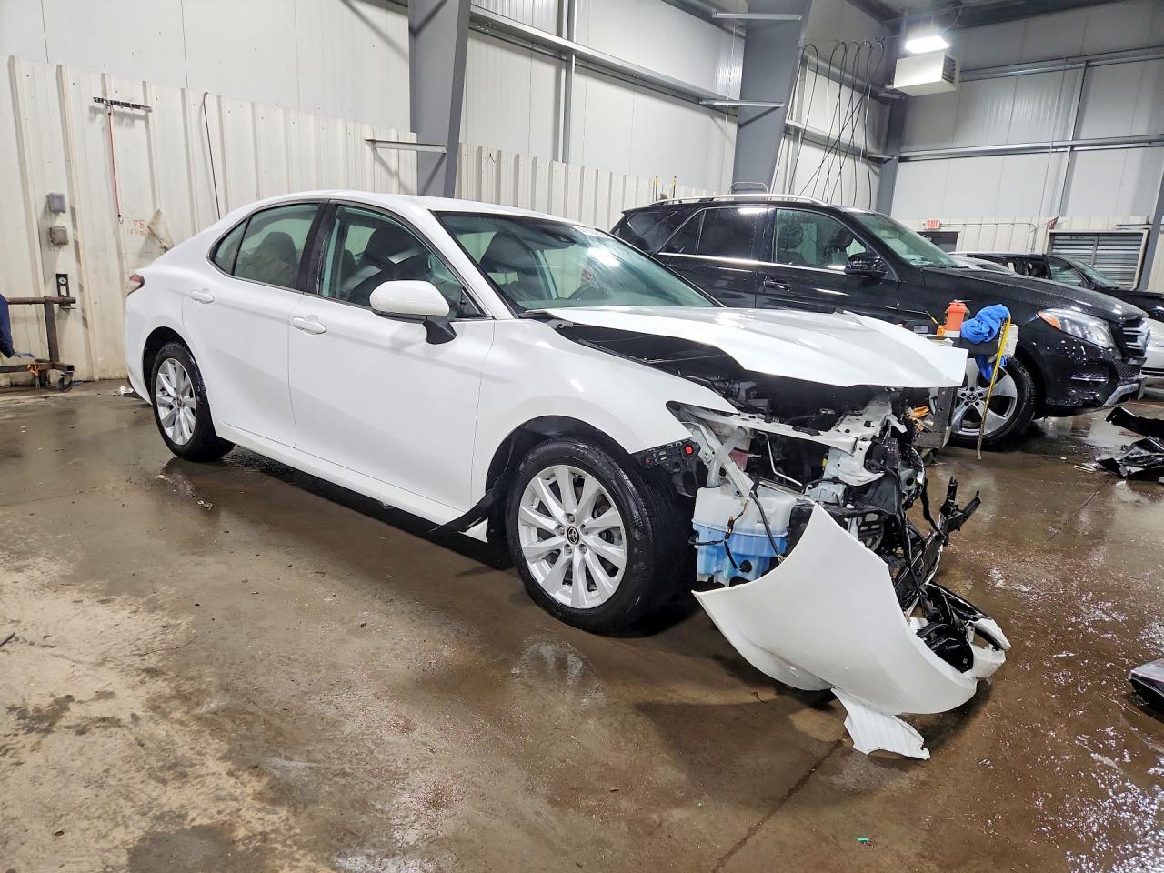 2020 TOYOTA CAMRY LE photo 7