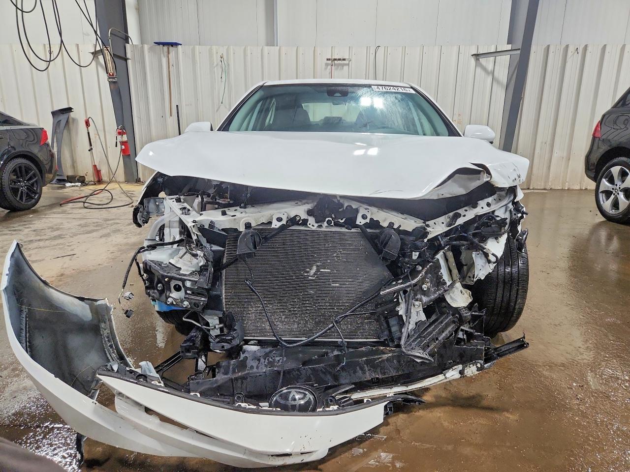 2020 TOYOTA CAMRY LE photo 9