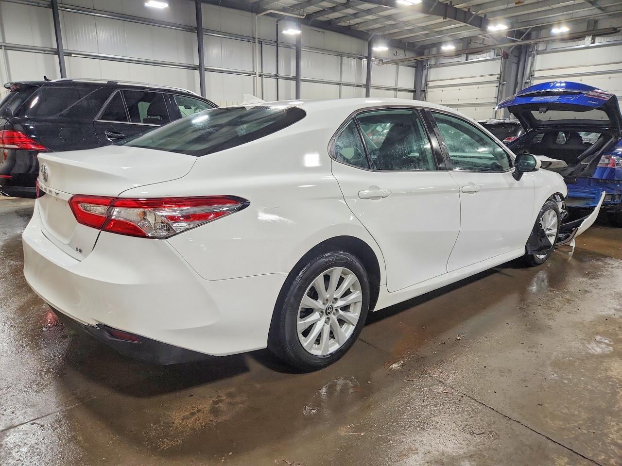 2020 TOYOTA CAMRY LE photo 5