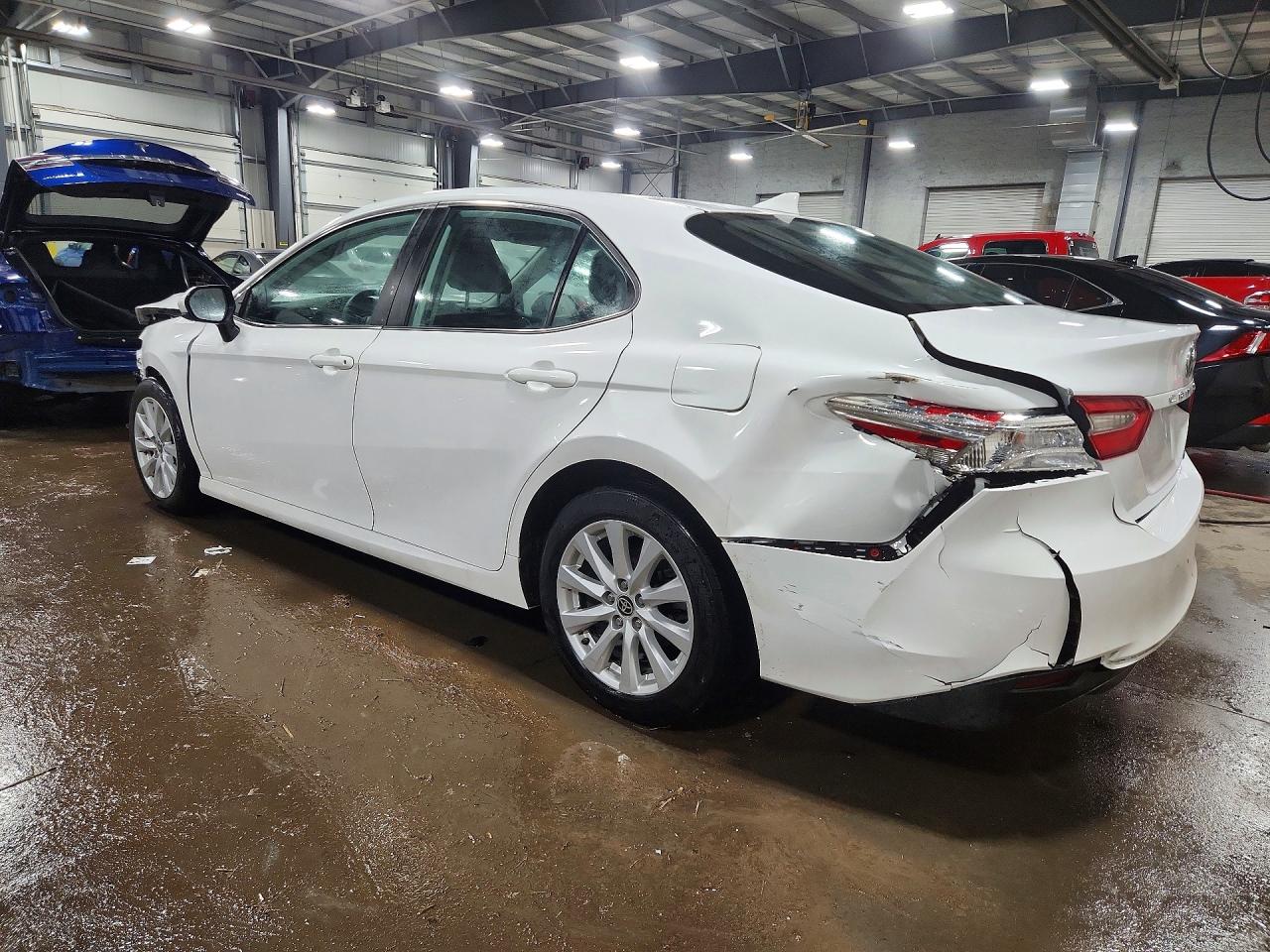 2020 TOYOTA CAMRY LE photo 3