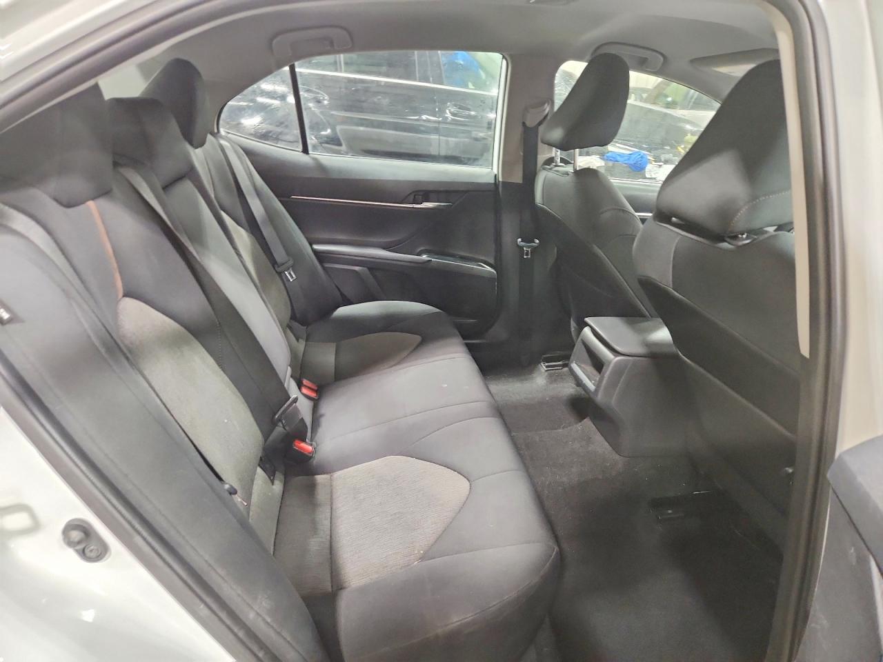 2020 TOYOTA CAMRY LE photo 19