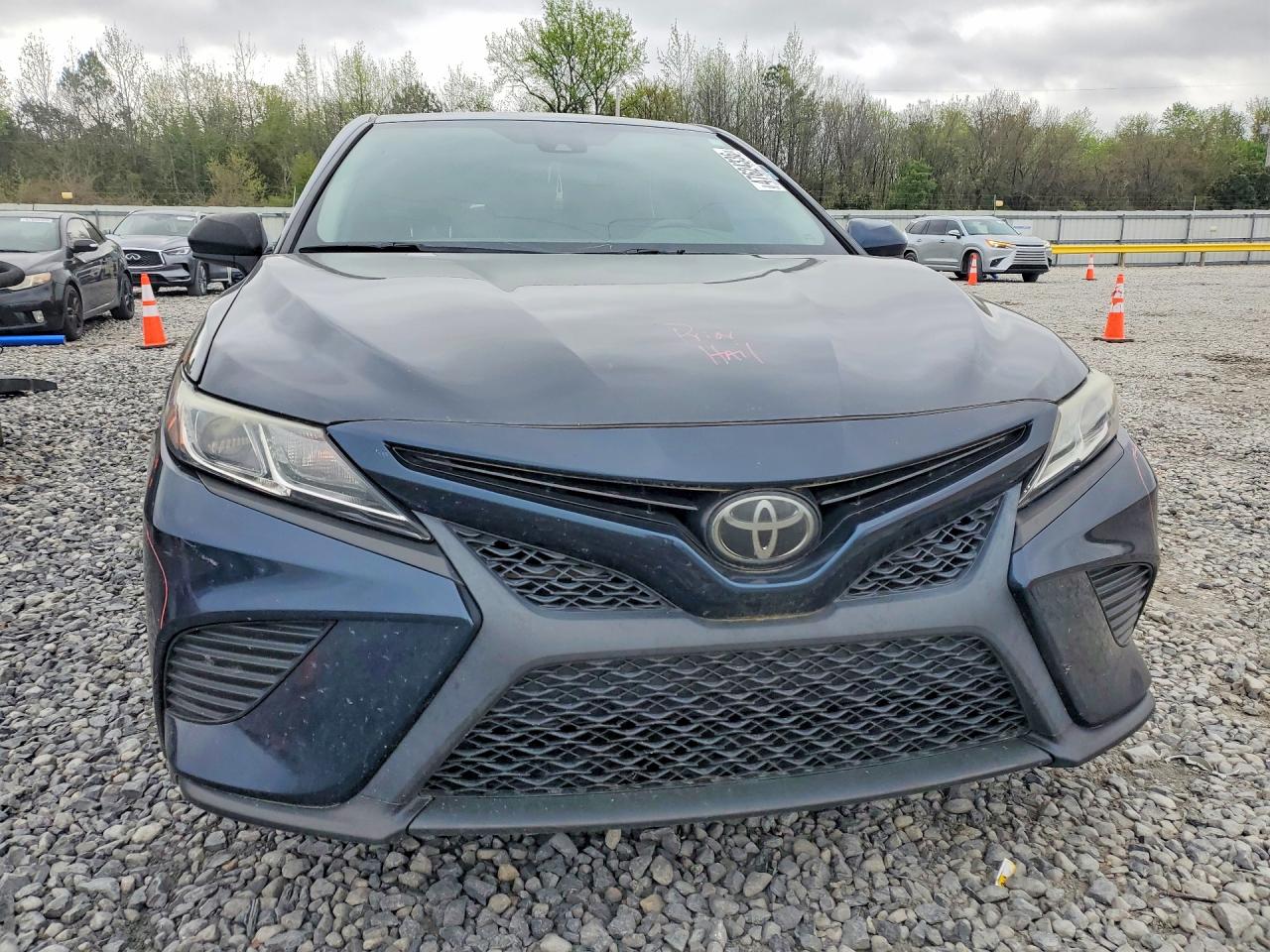 2019 TOYOTA CAMRY SE photo 9
