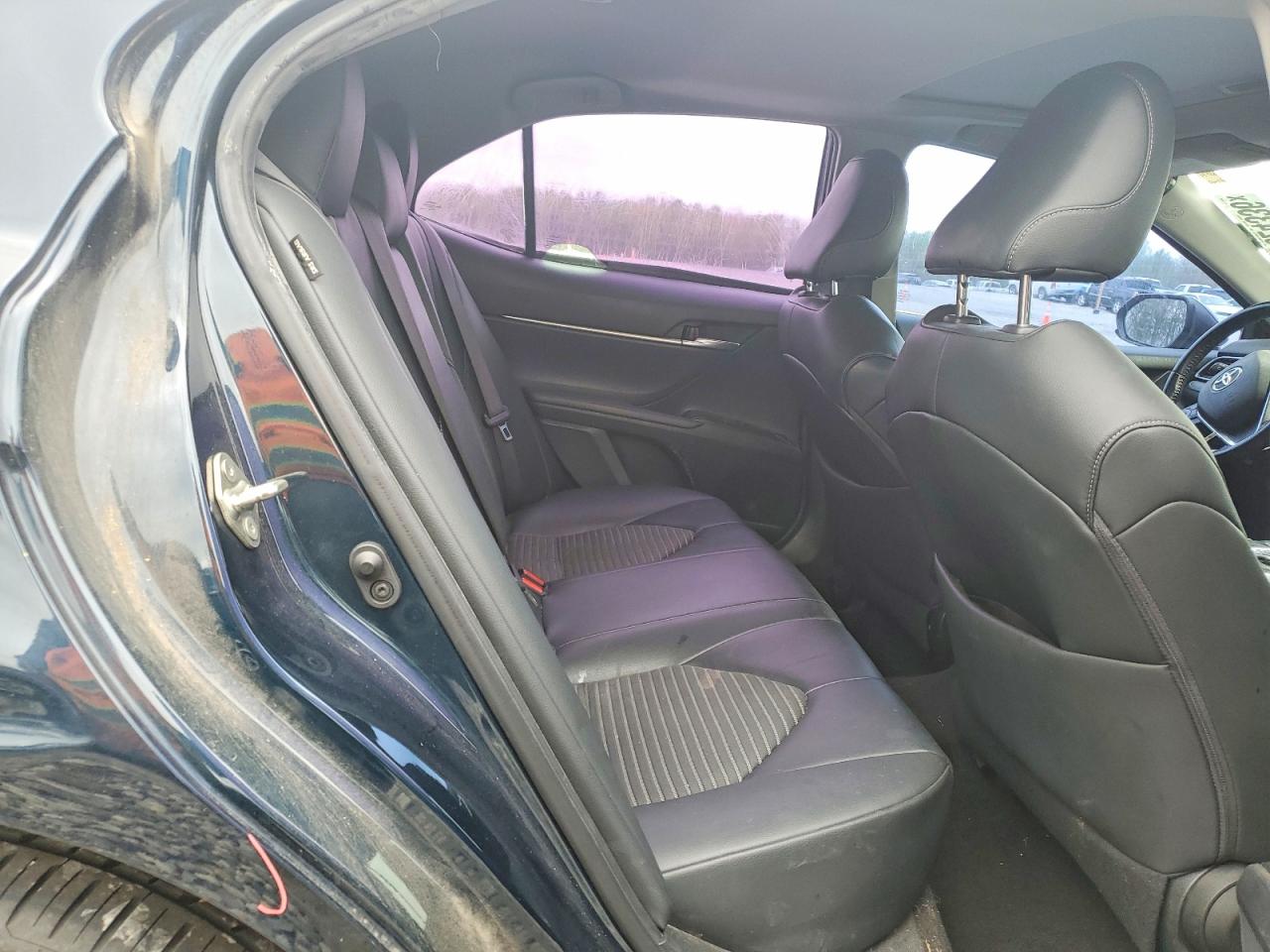 2019 TOYOTA CAMRY SE photo 19