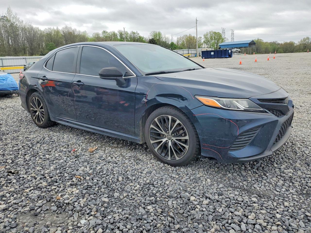 2019 TOYOTA CAMRY SE photo 7