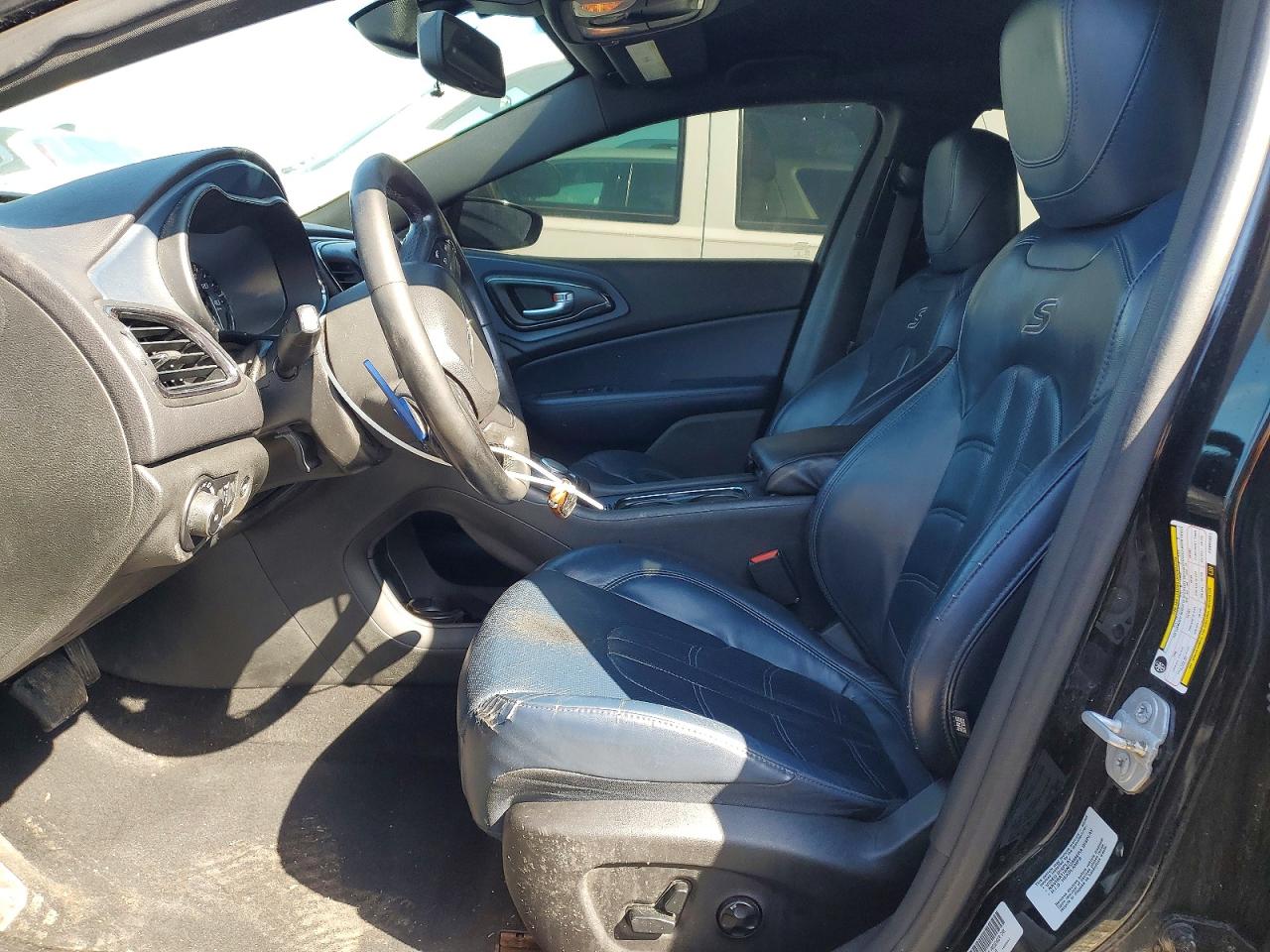 2015 CHRYSLER 200 photo 13
