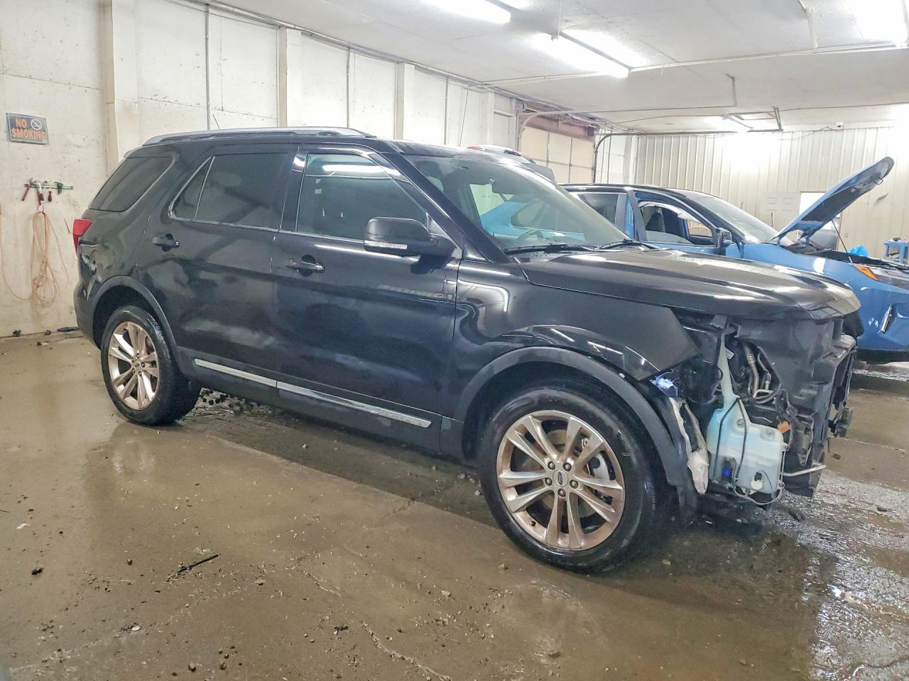 2019 FORD EXPLORER XLT photo 7