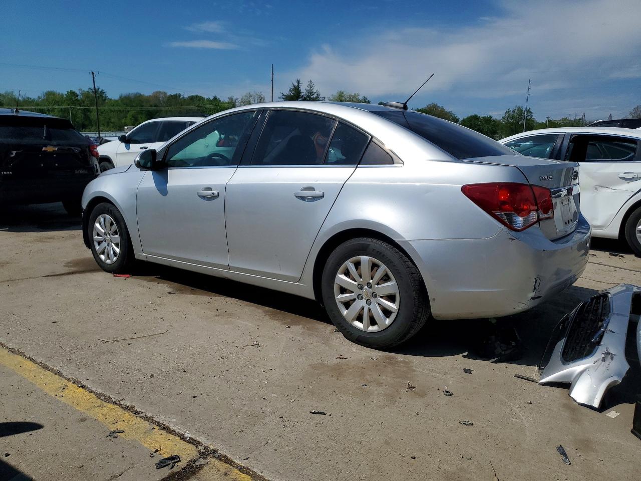 2015 CHEVROLET CRUZE LT photo 2