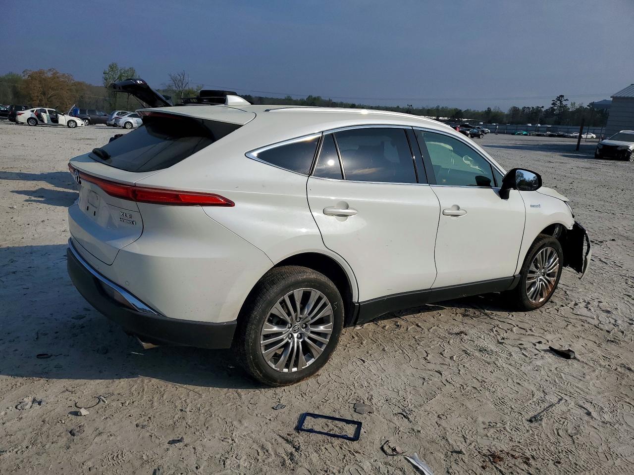 2021 TOYOTA VENZA XLE photo 5