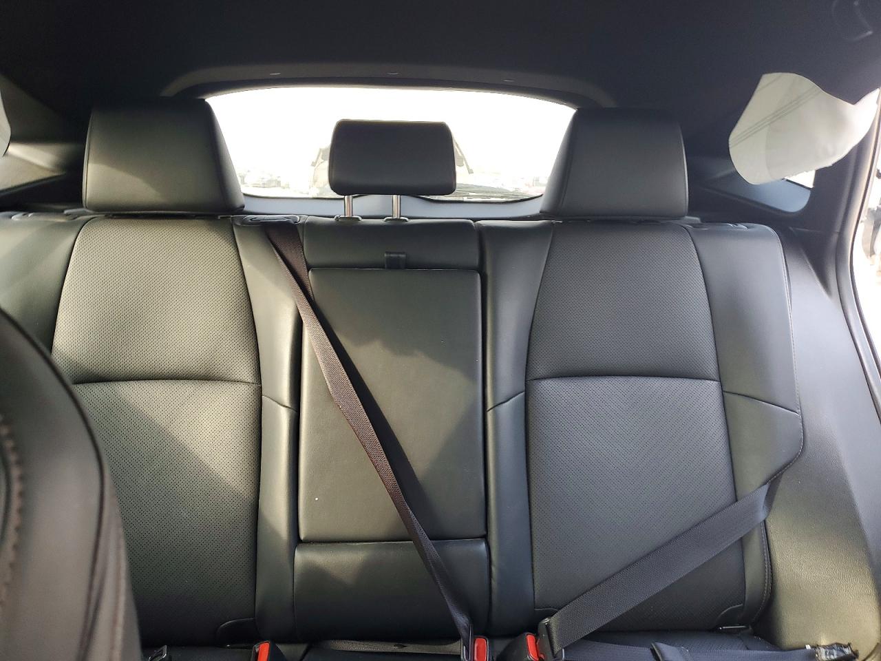 2021 TOYOTA VENZA XLE photo 19