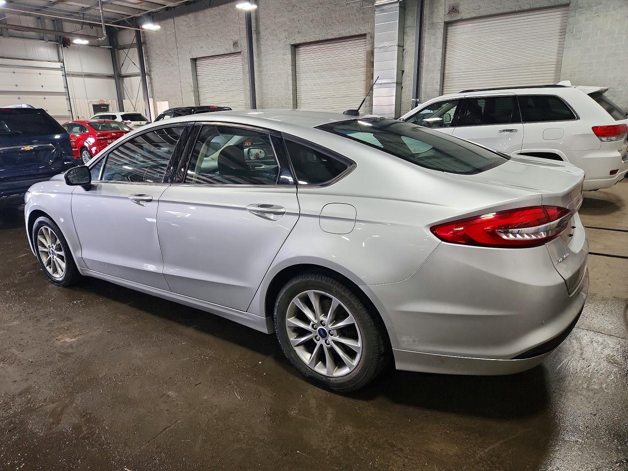 2017 FORD FUSION SE photo 2