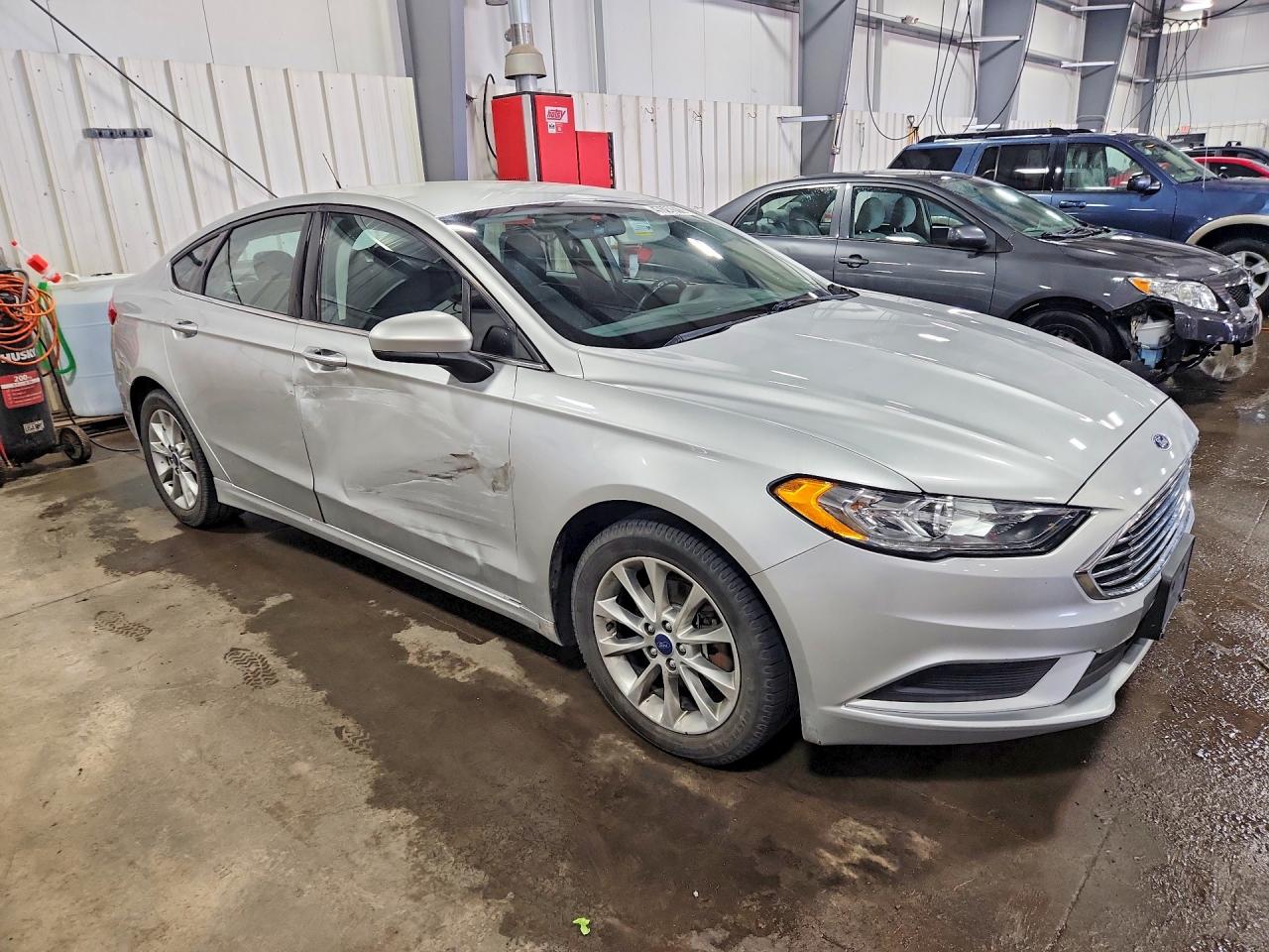2017 FORD FUSION SE photo 4