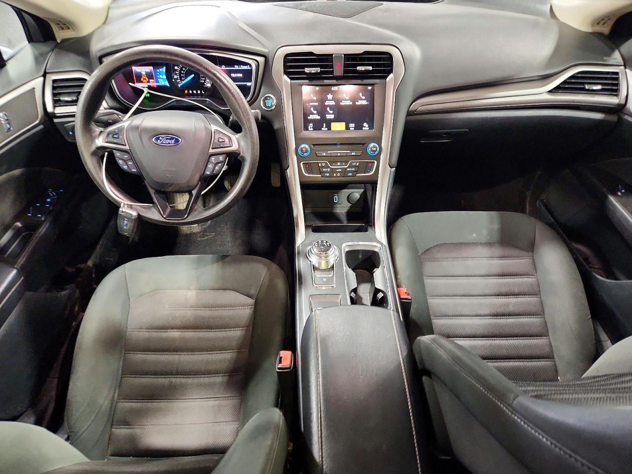 2017 FORD FUSION SE photo 8