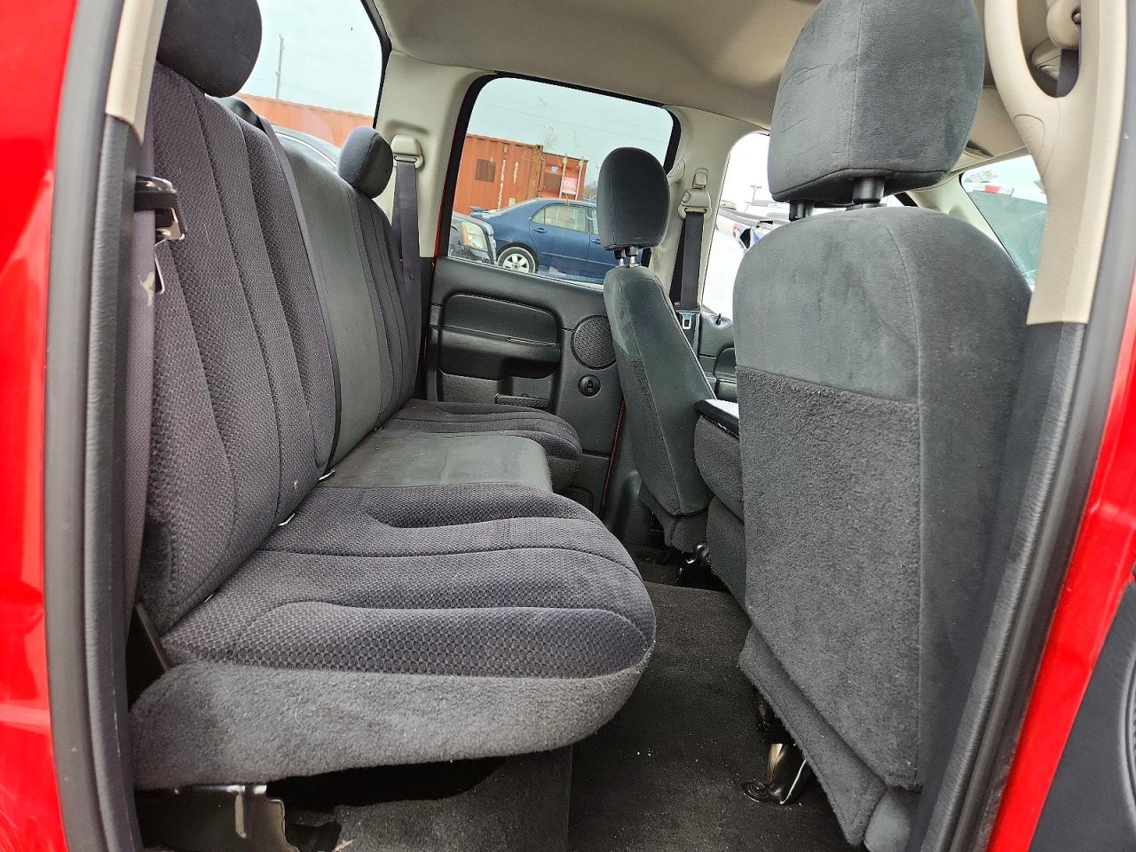 2004 DODGE RAM 1500 ST photo 19