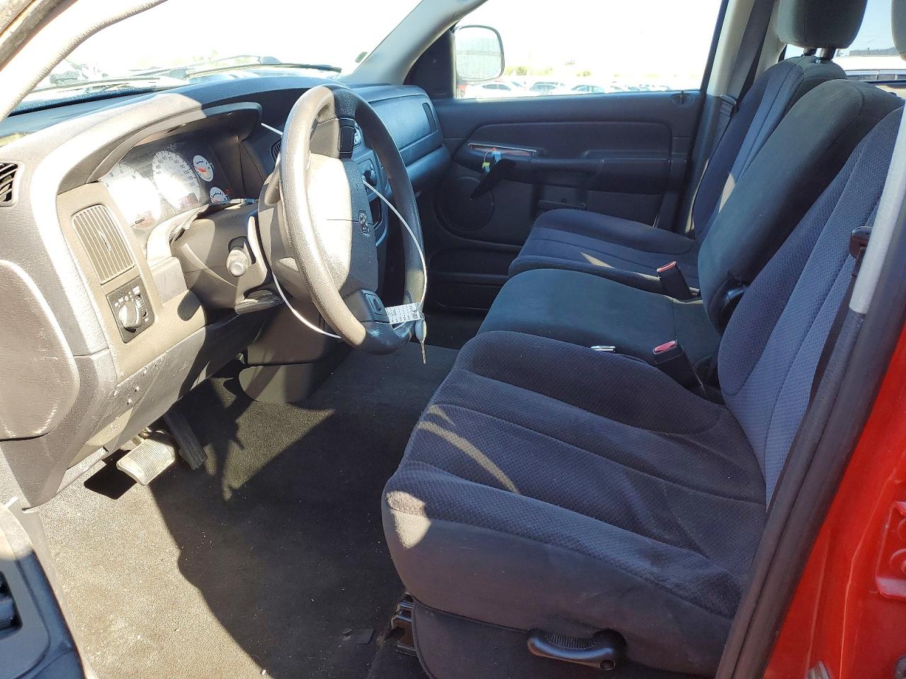 2004 DODGE RAM 1500 ST photo 13