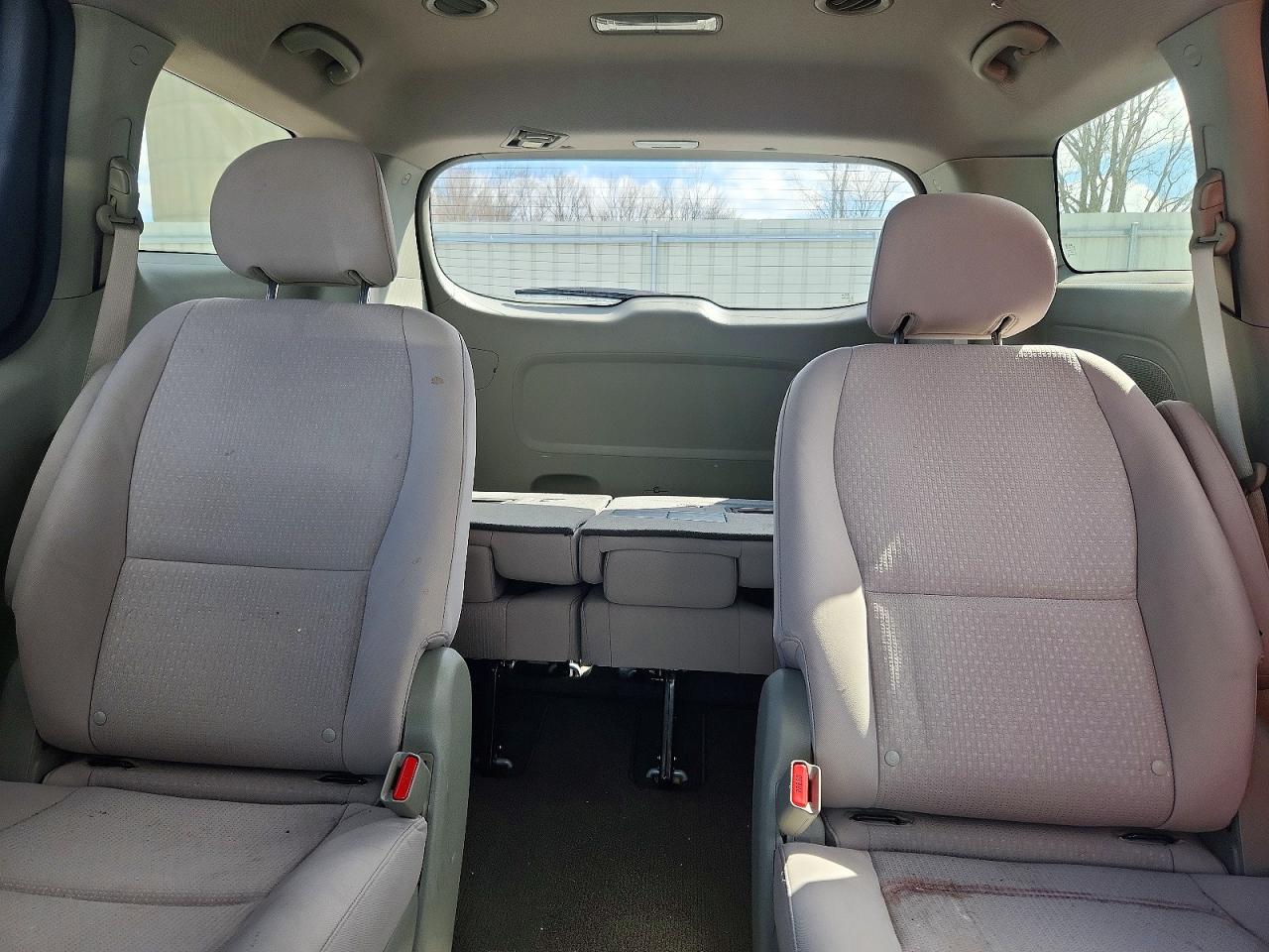2018 KIA SEDONA LX photo 28