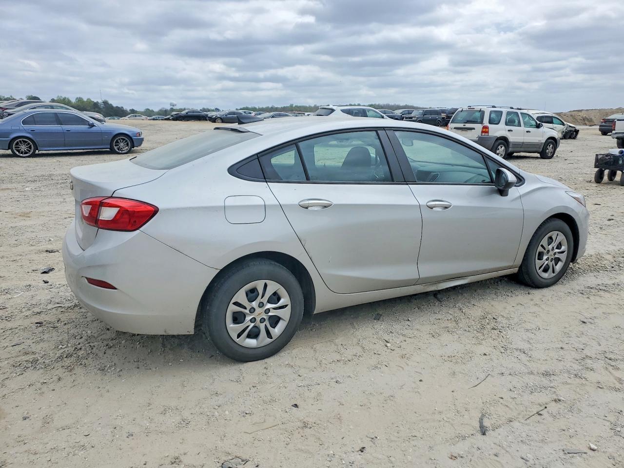 2019 CHEVROLET CRUZE LS photo 3