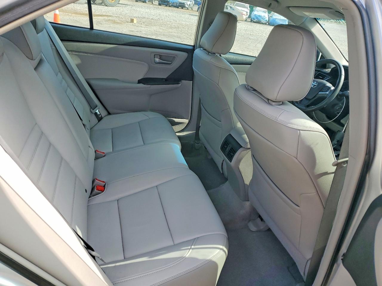 2016 TOYOTA CAMRY XLE photo 10