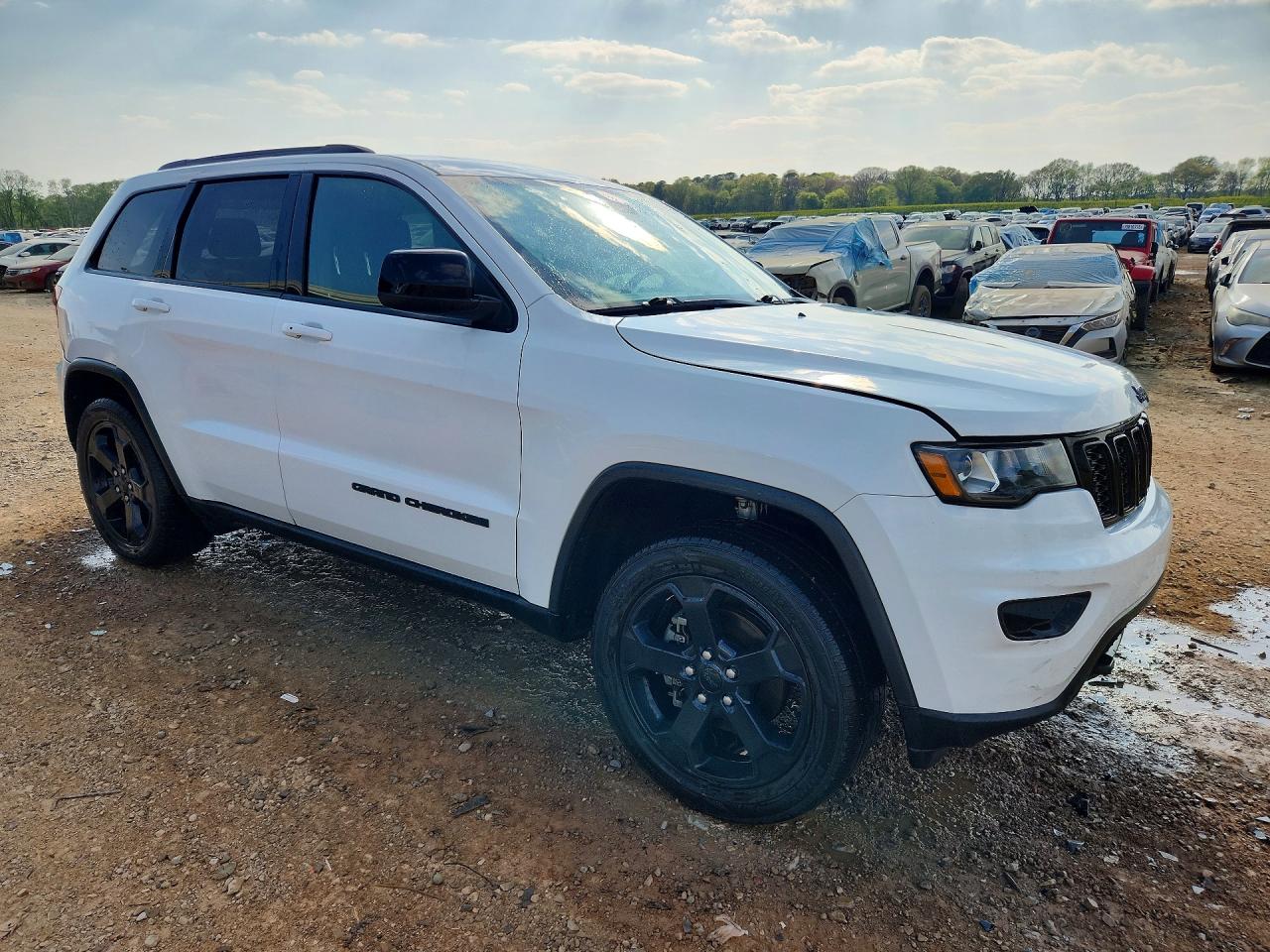 2020 JEEP GRAND CHEROKEE LAREDO photo 7