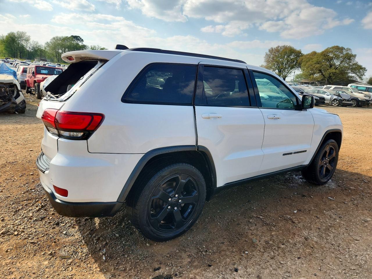 2020 JEEP GRAND CHEROKEE LAREDO photo 5