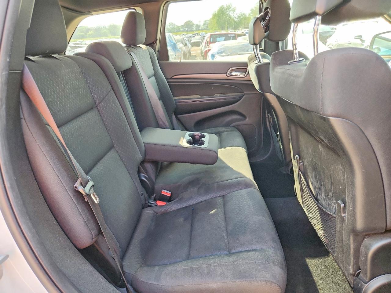 2020 JEEP GRAND CHEROKEE LAREDO photo 21