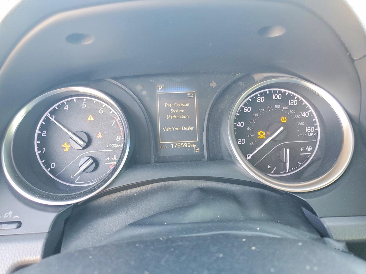 2018 TOYOTA CAMRY LE photo 17