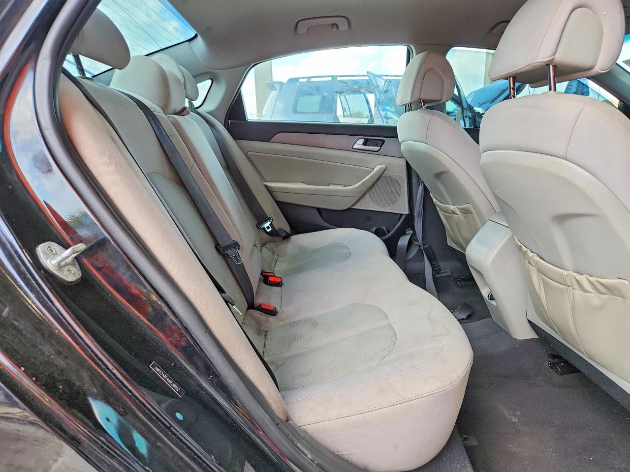 2017 HYUNDAI SONATA SE photo 28