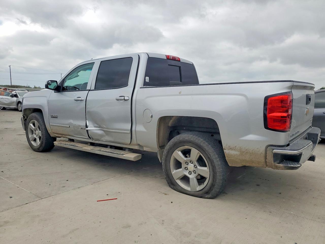 2017 CHEVROLET SILVERADO C1500 LT photo 3