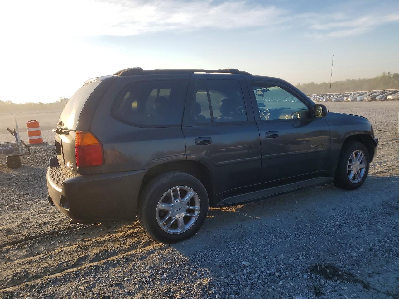 2006 GMC ENVOY DENALI photo 5