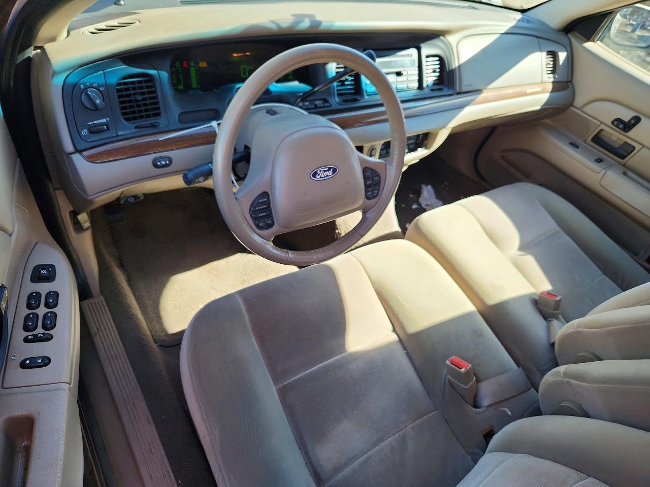 2004 FORD CROWN VICTORIA LX photo 15