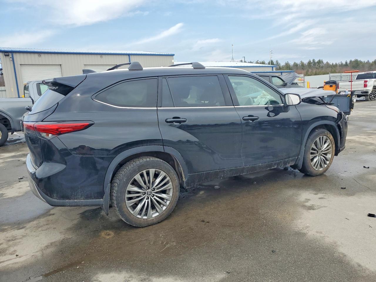 2022 TOYOTA HIGHLANDER PLATINUM photo 3