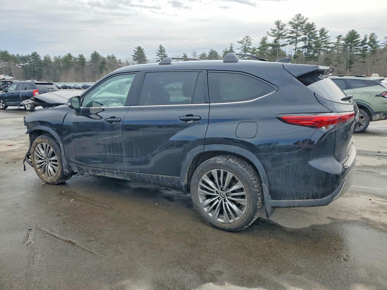 2022 TOYOTA HIGHLANDER PLATINUM photo 2