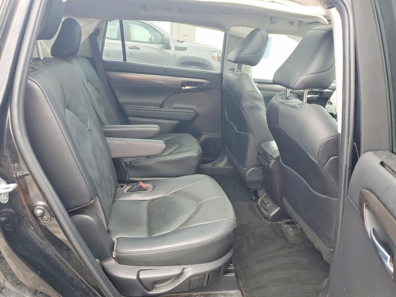 2022 TOYOTA HIGHLANDER PLATINUM photo 11