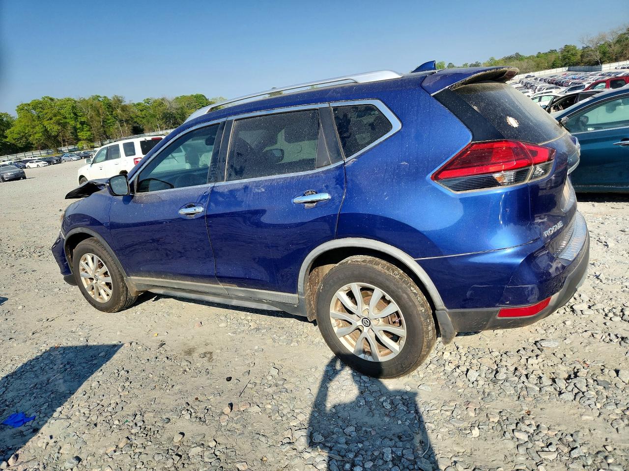 2017 NISSAN ROGUE SV photo 4