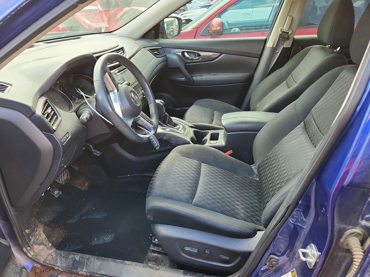 2017 NISSAN ROGUE SV photo 19