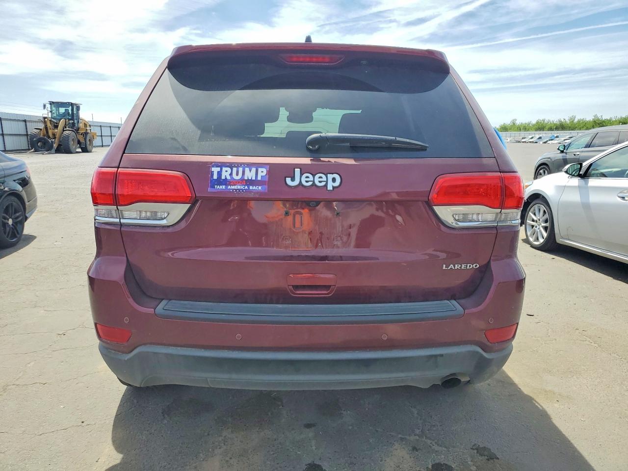2018 JEEP GRAND CHEROKEE LAREDO photo 6