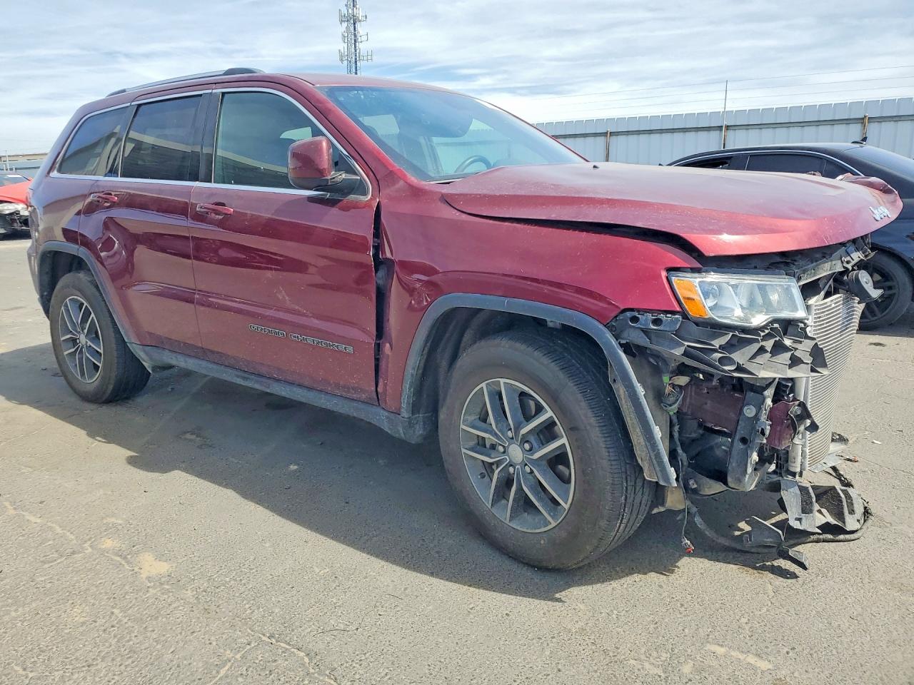 2018 JEEP GRAND CHEROKEE LAREDO photo 4