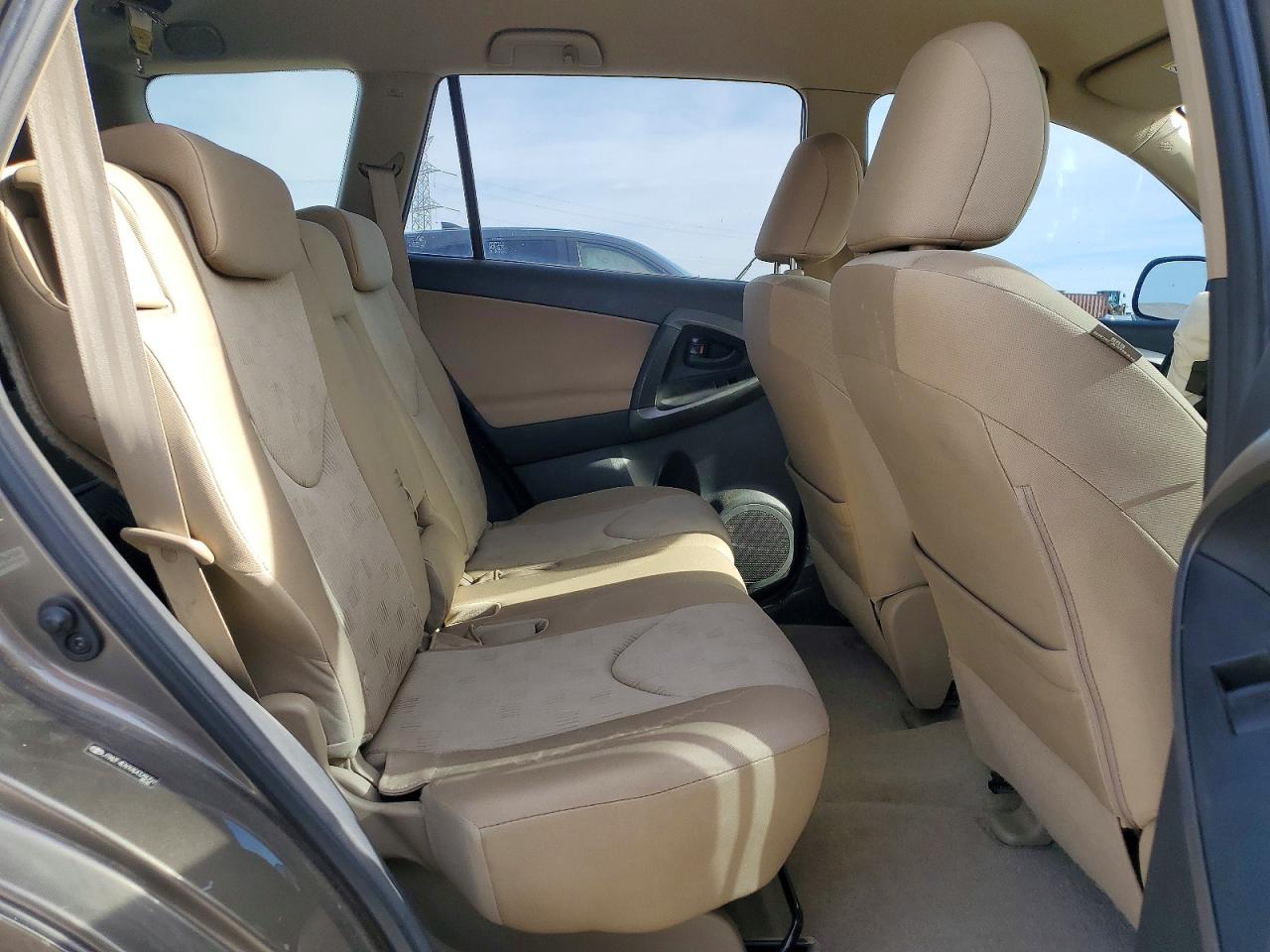 2010 TOYOTA RAV4 BASE photo 11