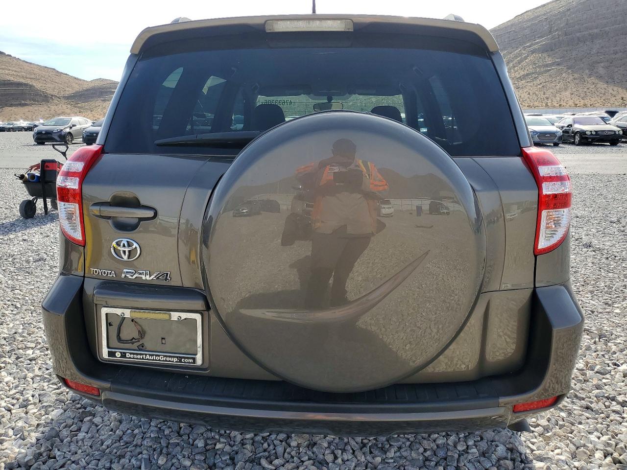 2010 TOYOTA RAV4 BASE photo 6