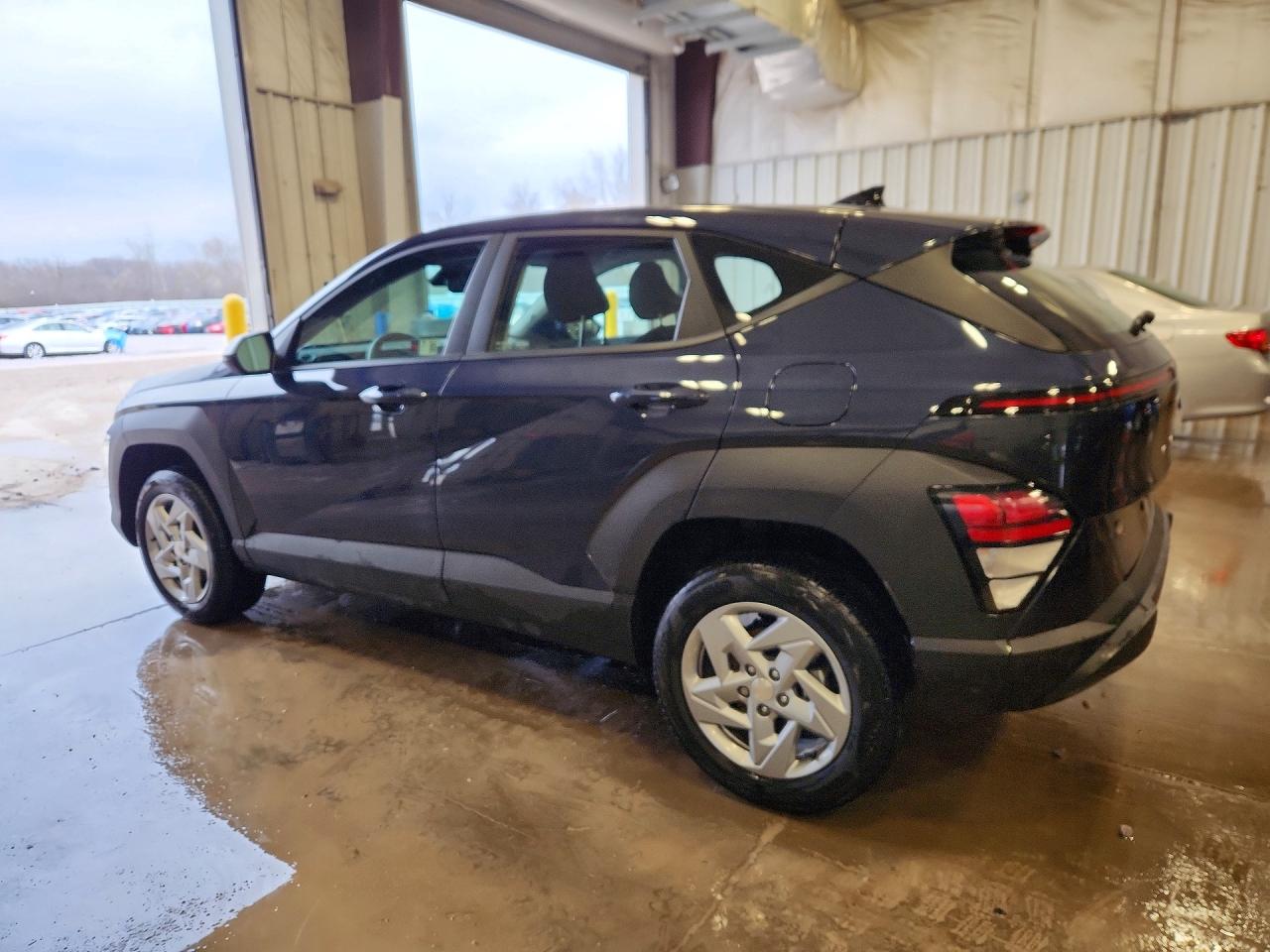 2025 HYUNDAI KONA SE photo 3