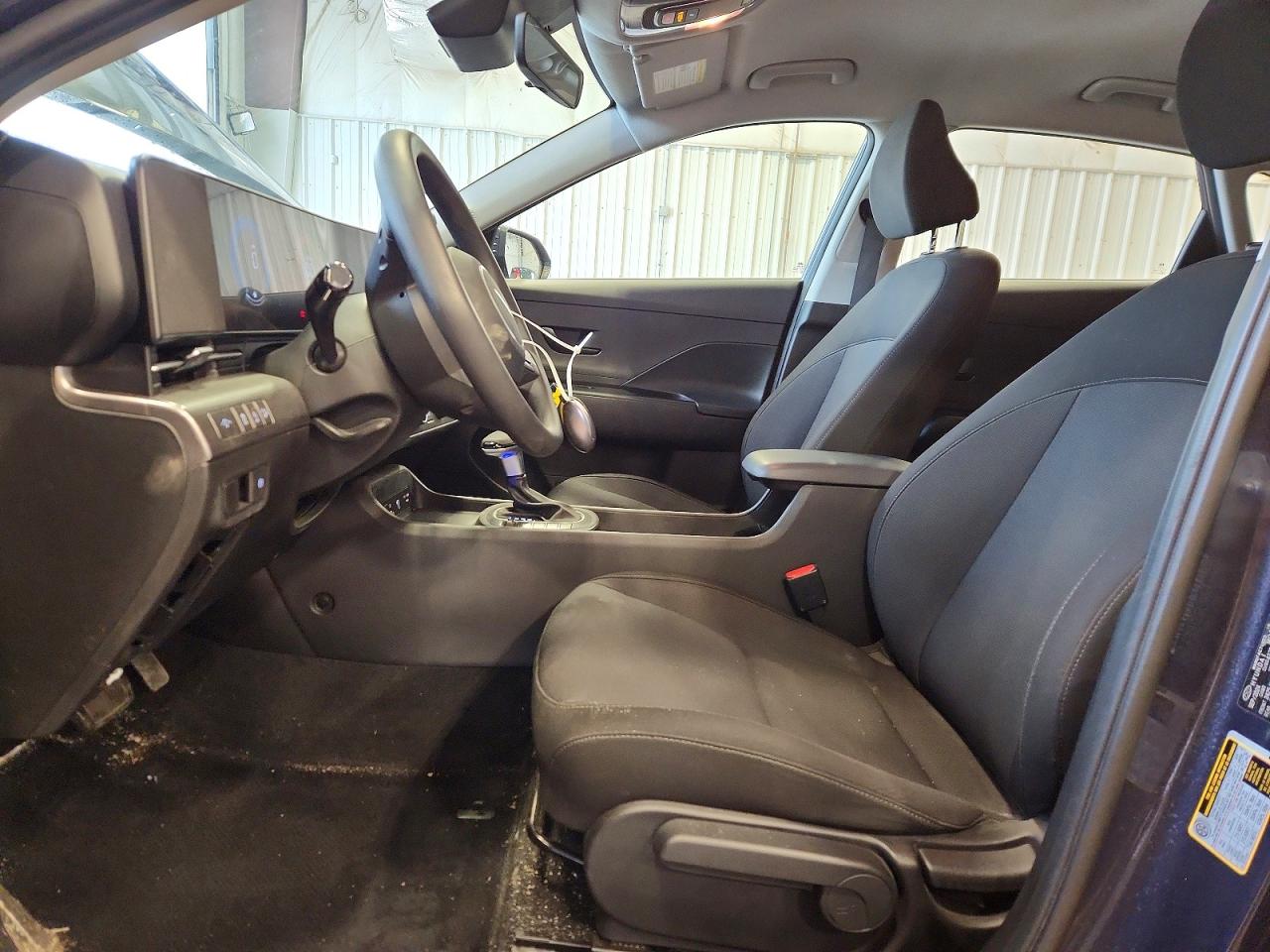 2025 HYUNDAI KONA SE photo 13
