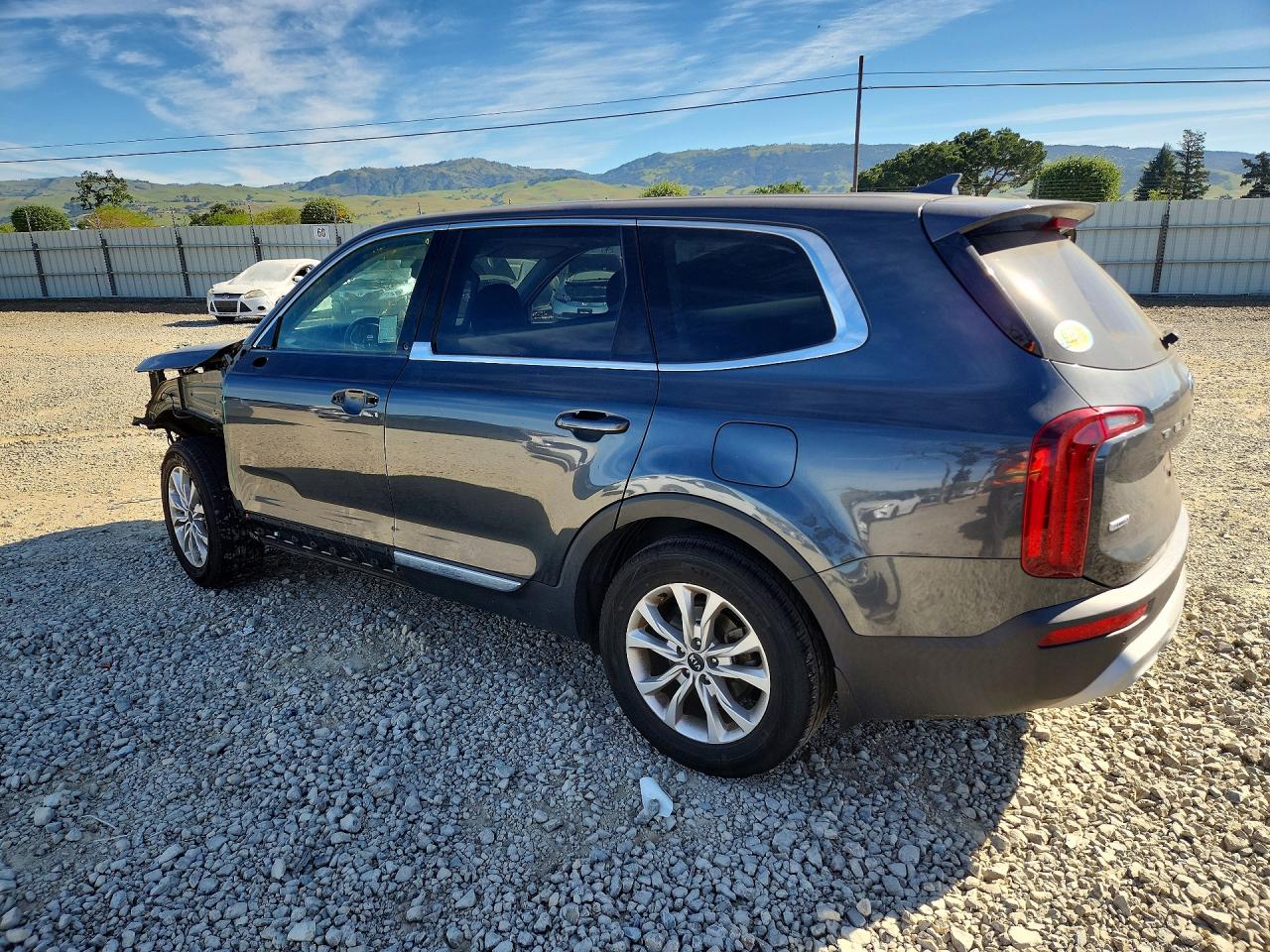 2021 KIA TELLURIDE LX photo 3