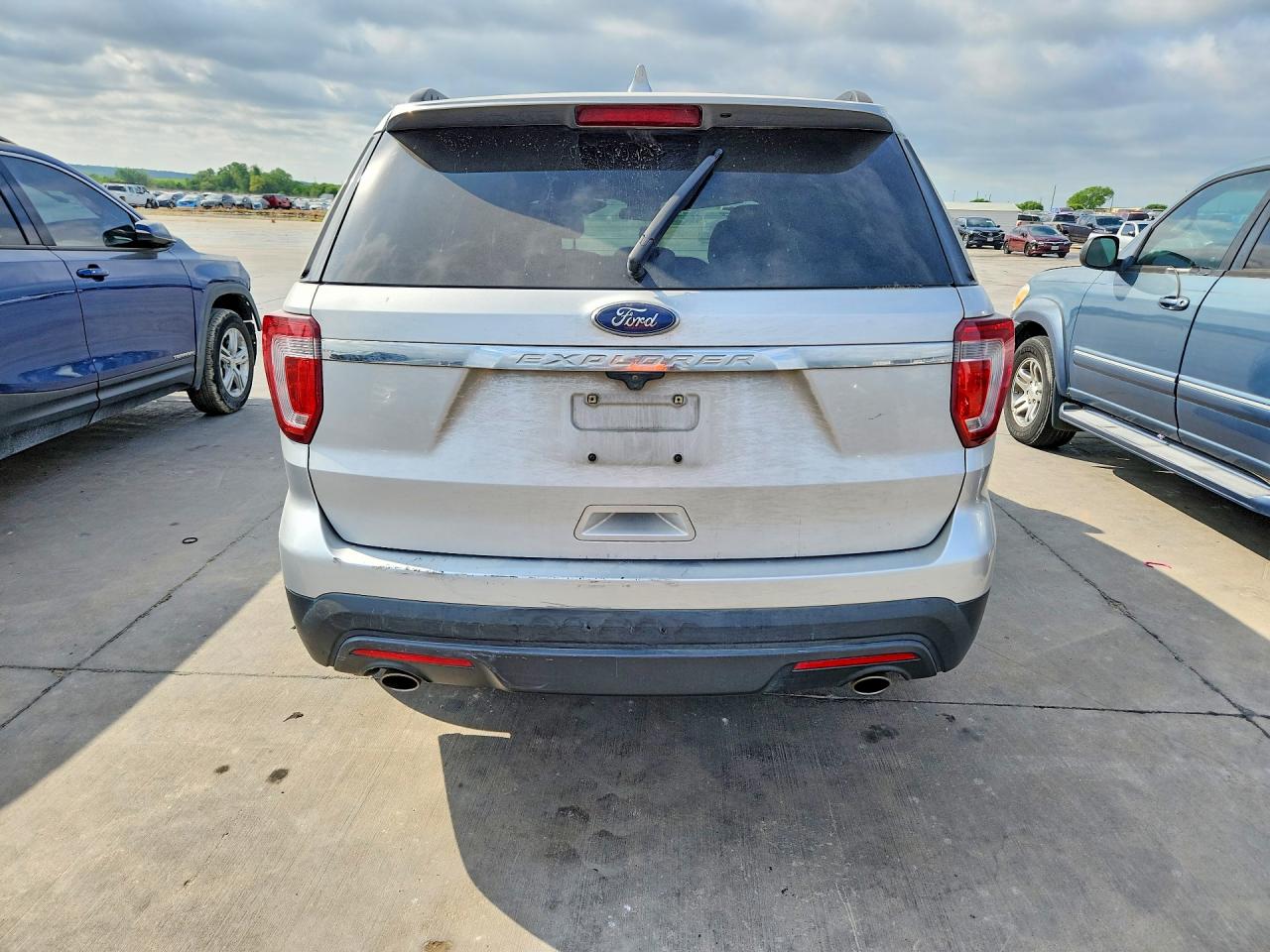 2017 FORD EXPLORER photo 11