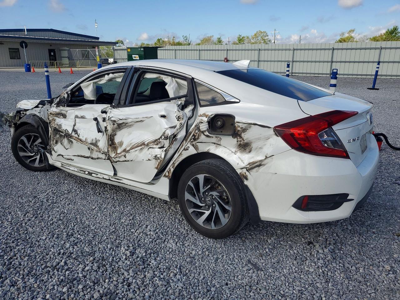 2017 HONDA CIVIC EX photo 4