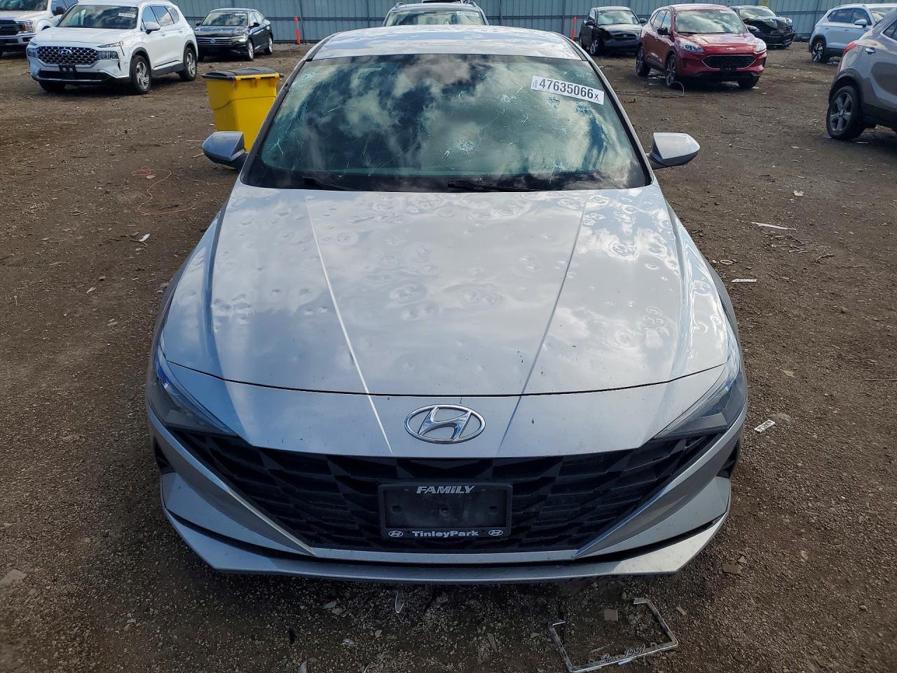 2021 HYUNDAI ELANTRA SE photo 9