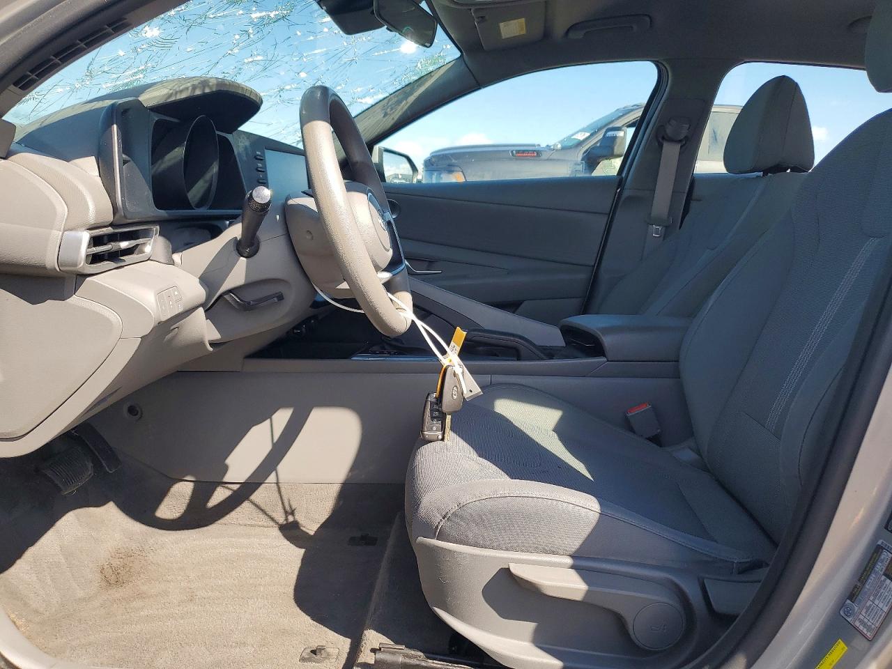2021 HYUNDAI ELANTRA SE photo 13