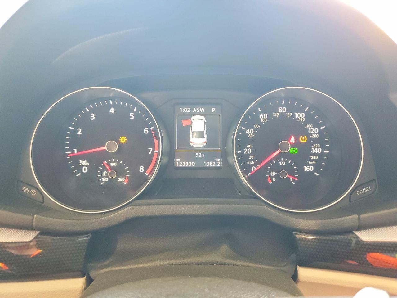 2019 VOLKSWAGEN PASSAT SE R-LINE photo 9